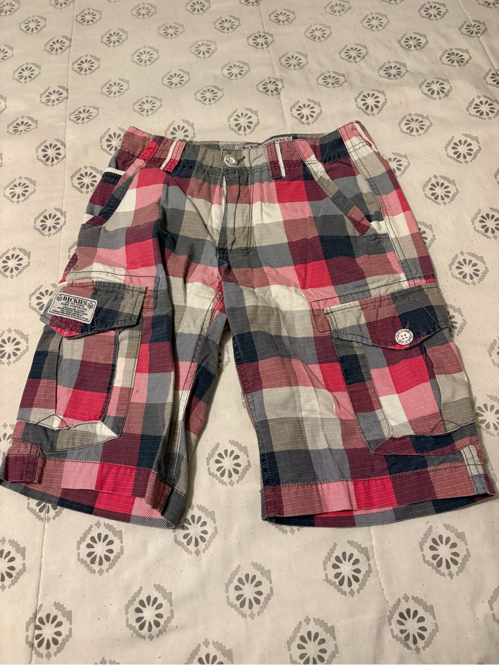 Men’s 28, Dickies Plaid Cargo Shorts